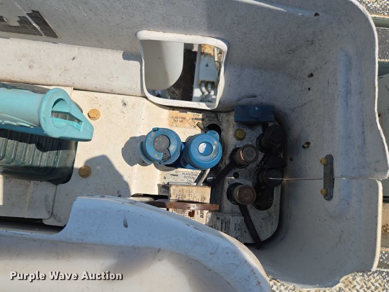 image for item EF1508 2011 International 7500 bucket truck