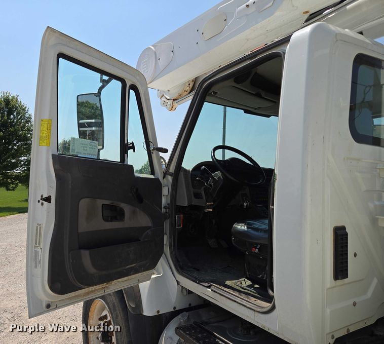 image for item EF1508 2011 International 7500 bucket truck