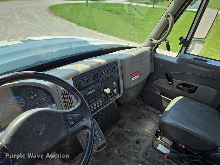 image for item EF1508 2011 International 7500 bucket truck