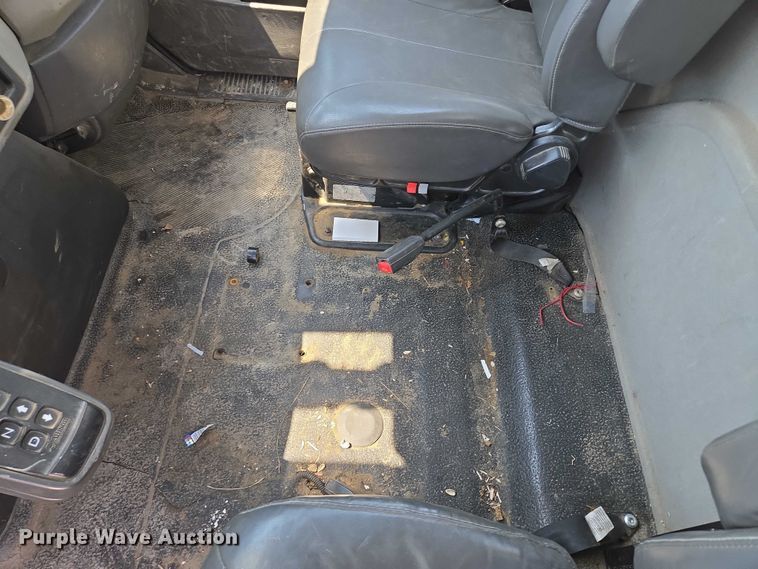 image for item EF1508 2011 International 7500 bucket truck