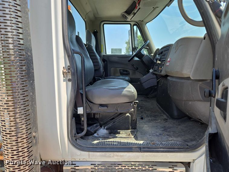 image for item EF1508 2011 International 7500 bucket truck