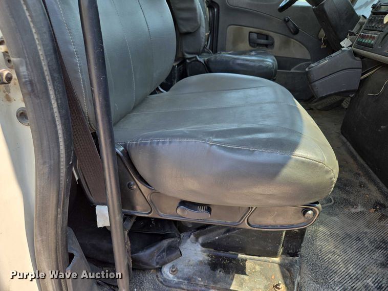 image for item EF1508 2011 International 7500 bucket truck