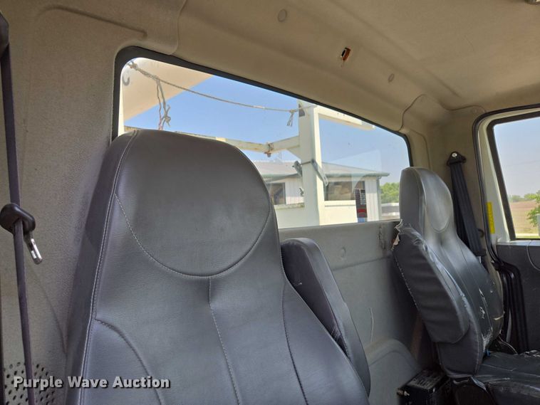 image for item EF1508 2011 International 7500 bucket truck