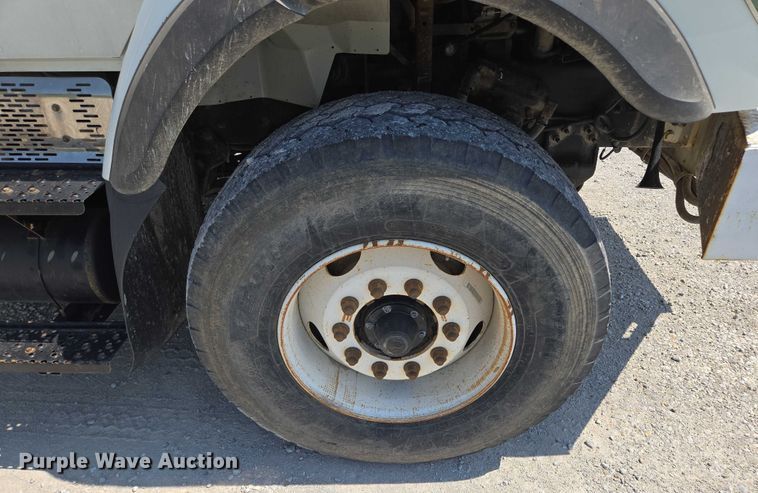 image for item EF1508 2011 International 7500 bucket truck