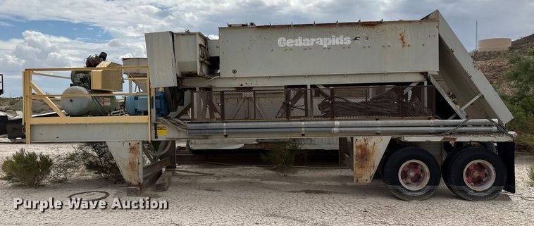 image for item EF6009 Cedarapids twin screw mixer