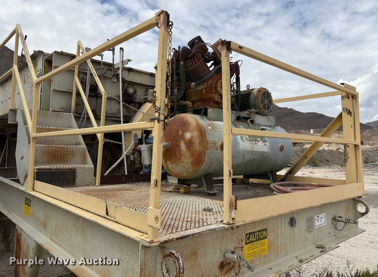 image for item EF6009 Cedarapids twin screw mixer