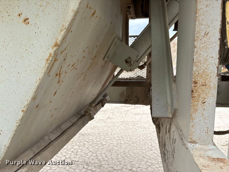 image for item EF6009 Cedarapids twin screw mixer