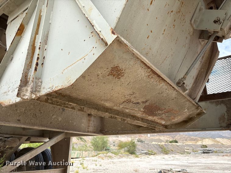 image for item EF6009 Cedarapids twin screw mixer