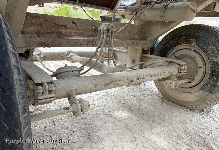 image for item EF6009 Cedarapids twin screw mixer