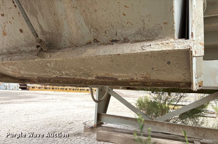 image for item EF6009 Cedarapids twin screw mixer