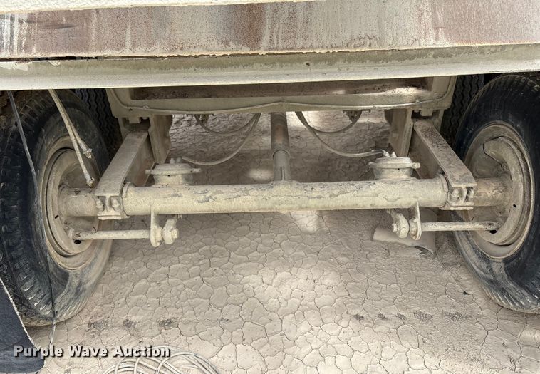 image for item EF6009 Cedarapids twin screw mixer