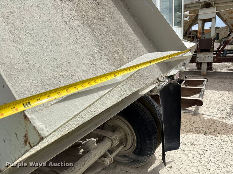 image for item EF6009 Cedarapids twin screw mixer