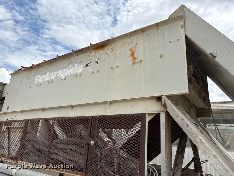 image for item EF6009 Cedarapids twin screw mixer