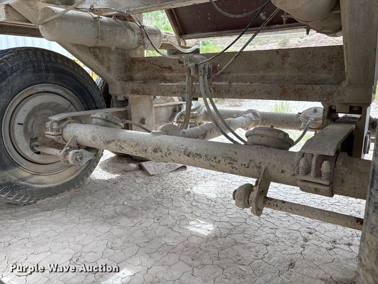 image for item EF6009 Cedarapids twin screw mixer