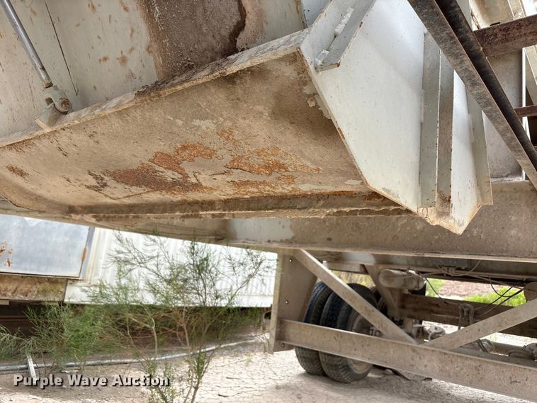 image for item EF6009 Cedarapids twin screw mixer