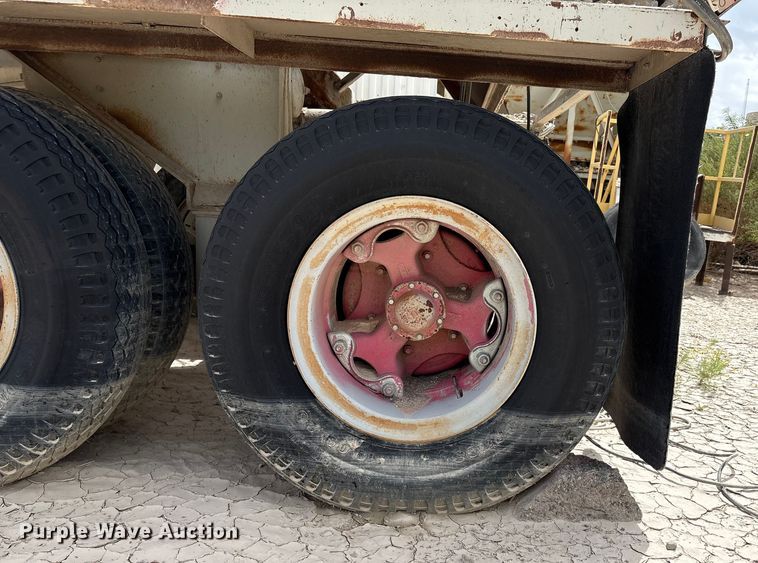 image for item EF6009 Cedarapids twin screw mixer