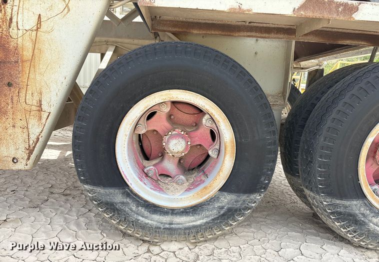 image for item EF6009 Cedarapids twin screw mixer