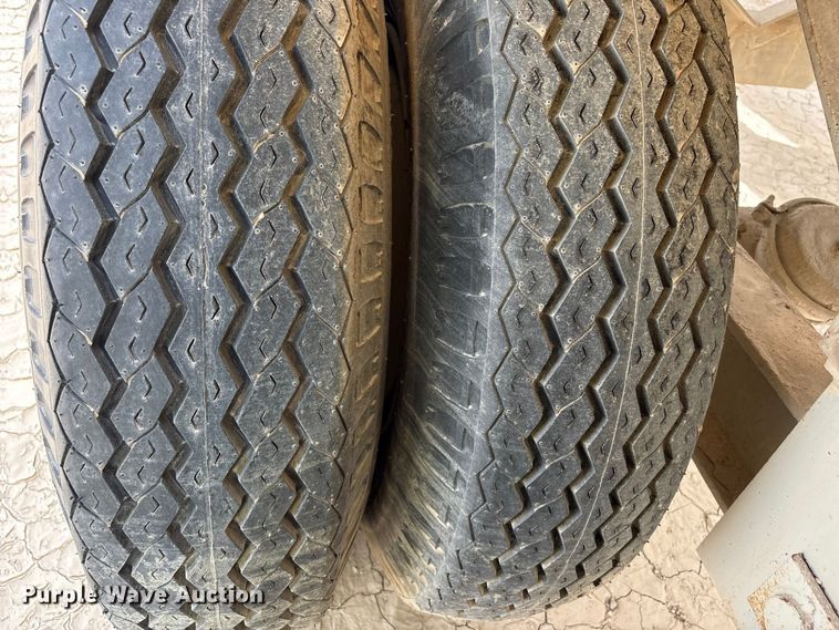 image for item EF6009 Cedarapids twin screw mixer