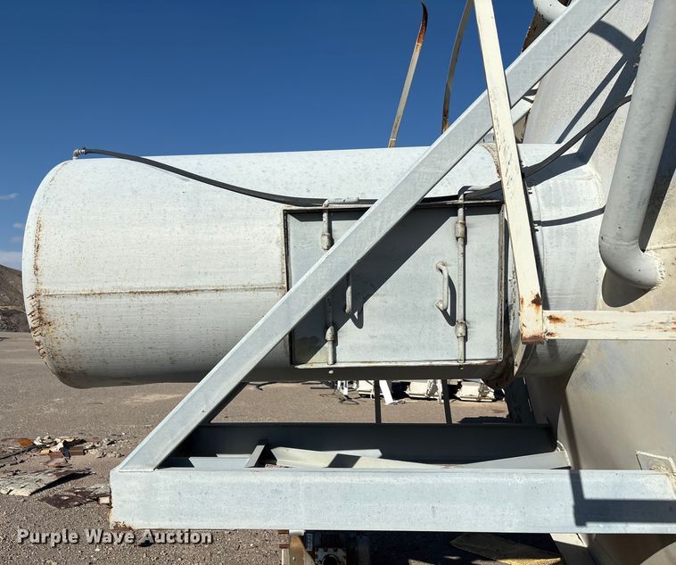 image for item EF6018 Portable Raising ready mix silo