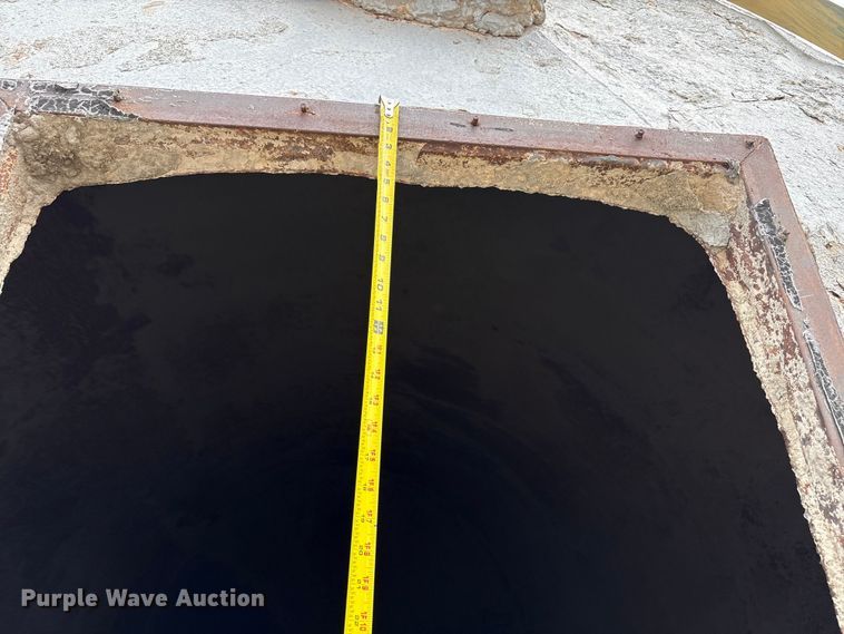 image for item EF6019 Concrete silo