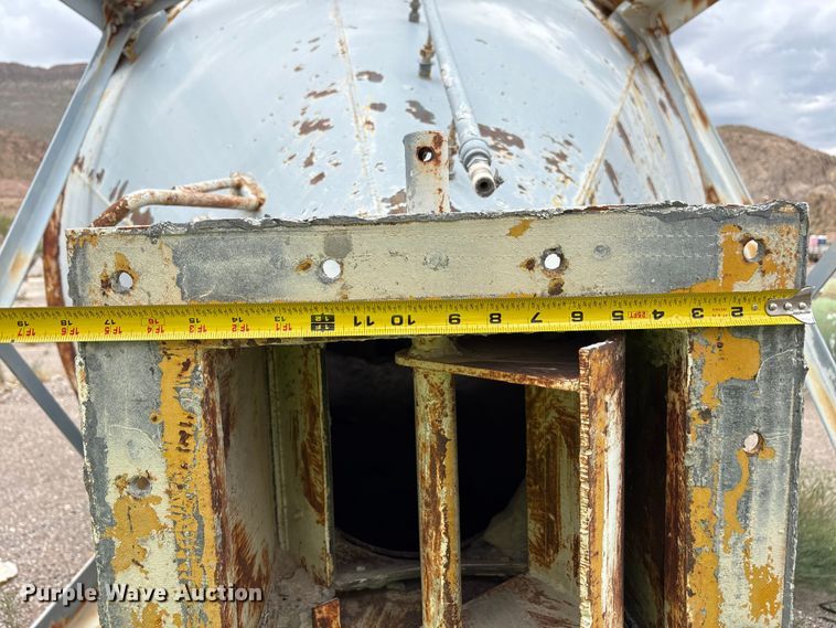 image for item EF6019 Concrete silo