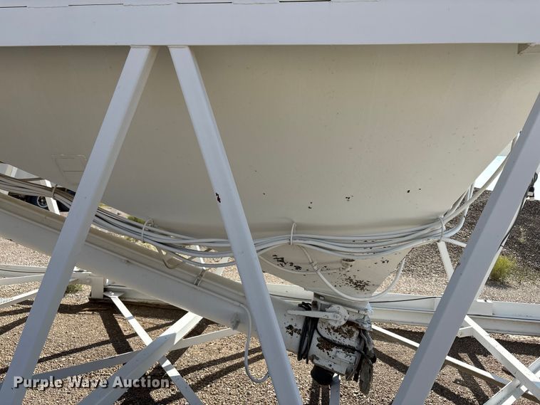 image for item EF6028 Vince Hagan mobile batch plant