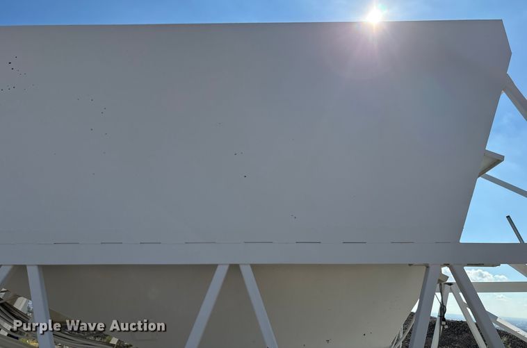 image for item EF6028 Vince Hagan mobile batch plant