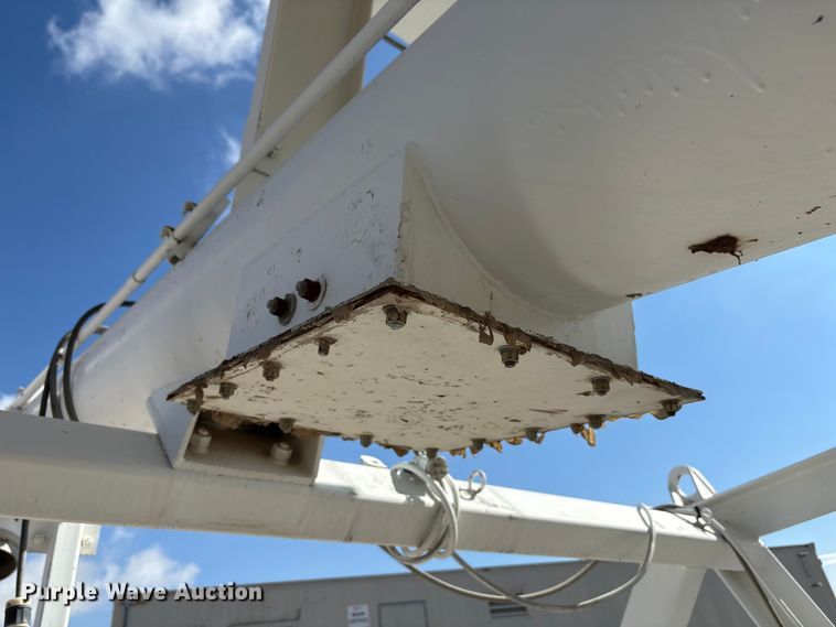 image for item EF6028 Vince Hagan mobile batch plant