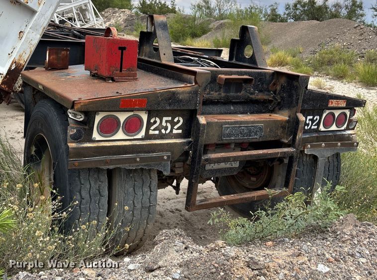 image for item EF6035 1985 Knight Trailers roll off trailer