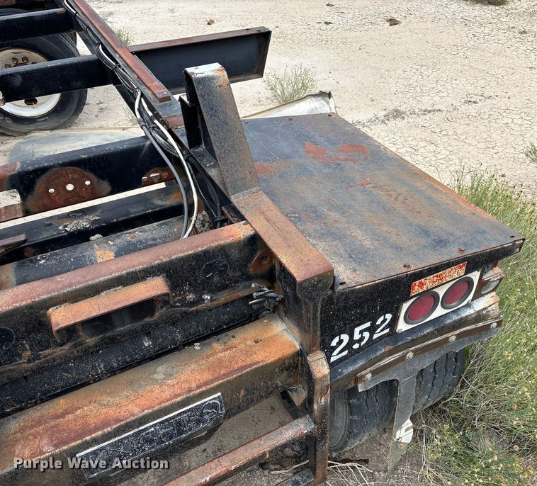 image for item EF6035 1985 Knight Trailers roll off trailer