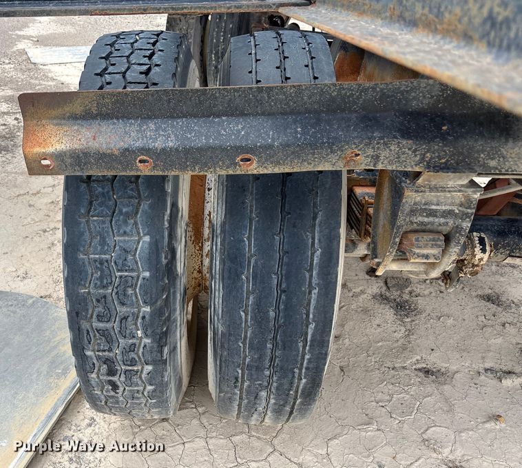 image for item EF6035 1985 Knight Trailers roll off trailer