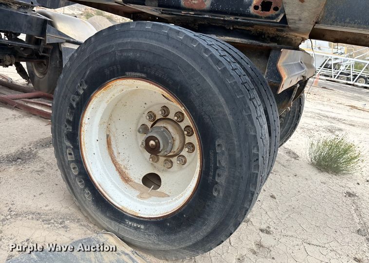 image for item EF6035 1985 Knight Trailers roll off trailer