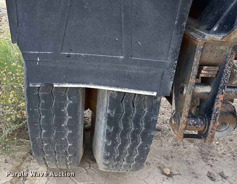 image for item EF6035 1985 Knight Trailers roll off trailer