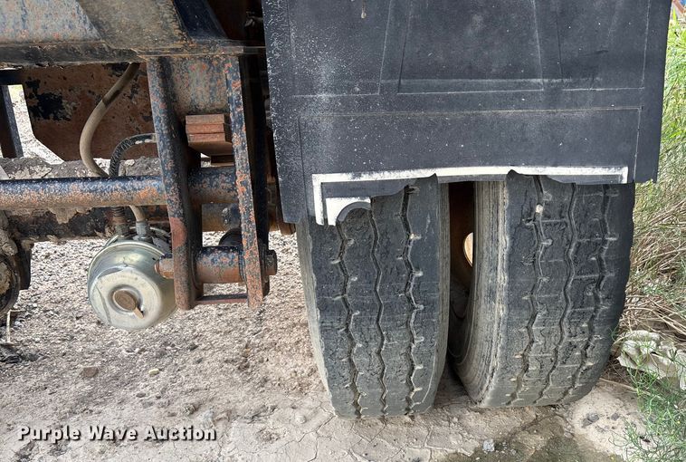 image for item EF6035 1985 Knight Trailers roll off trailer