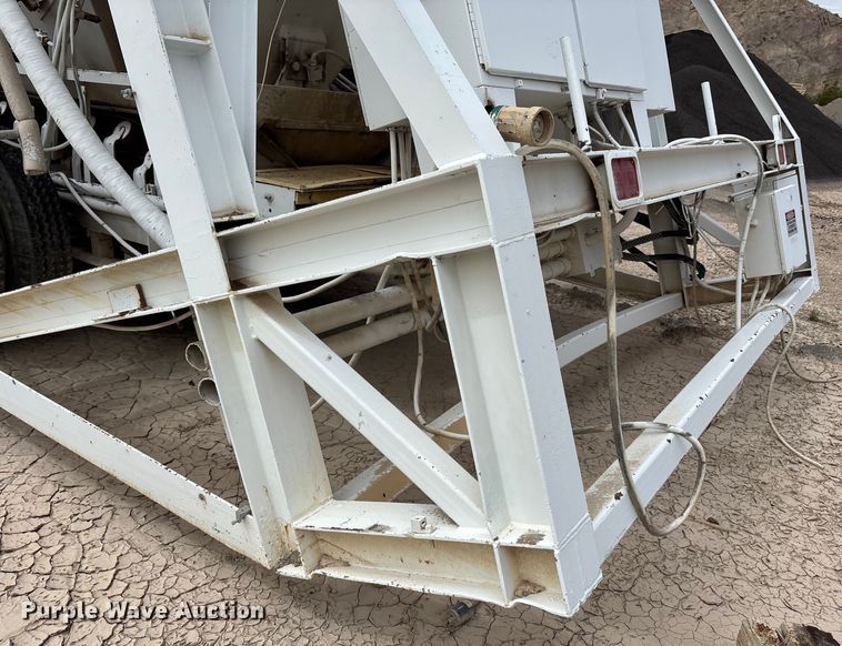 image for item EF6036 Vince Hagan mobile aggregate batch mixing plant