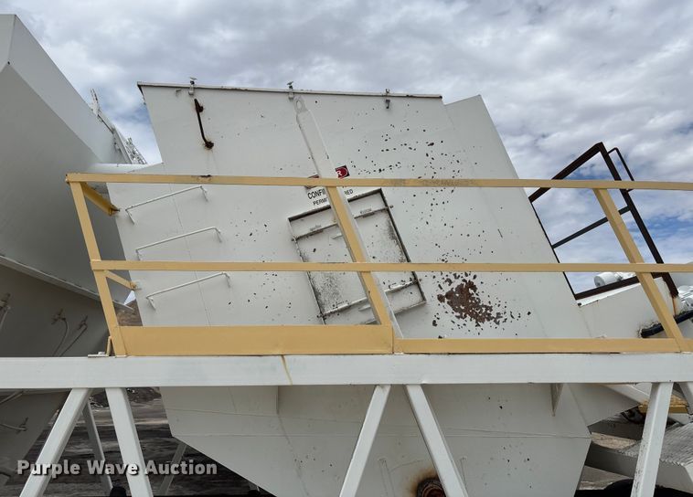 image for item EF6036 Vince Hagan mobile aggregate batch mixing plant