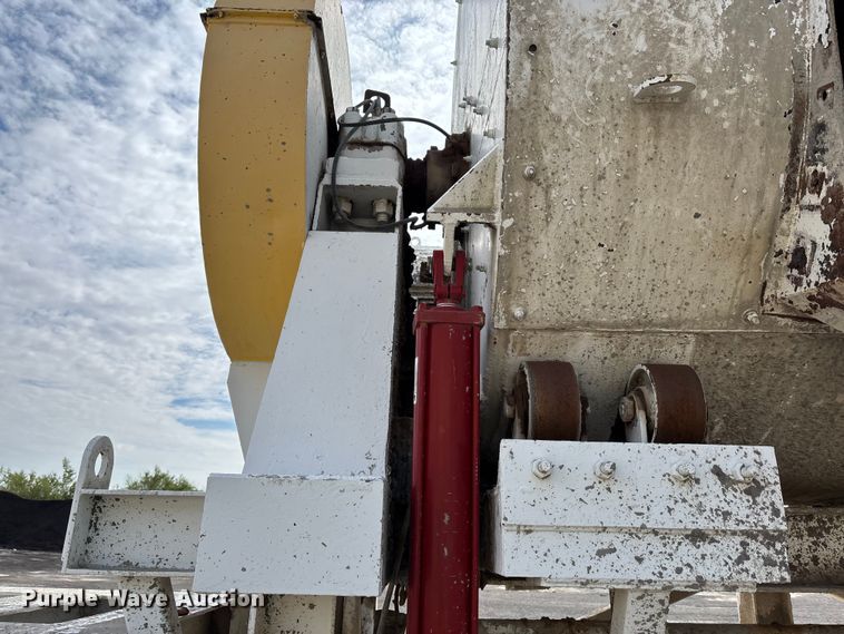 image for item EF6037 Mobile concrete batching plant