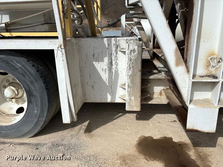 image for item EF6037 Mobile concrete batching plant