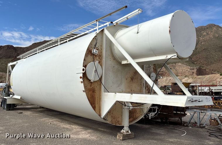 image for item EF6038 Mobile concrete silo