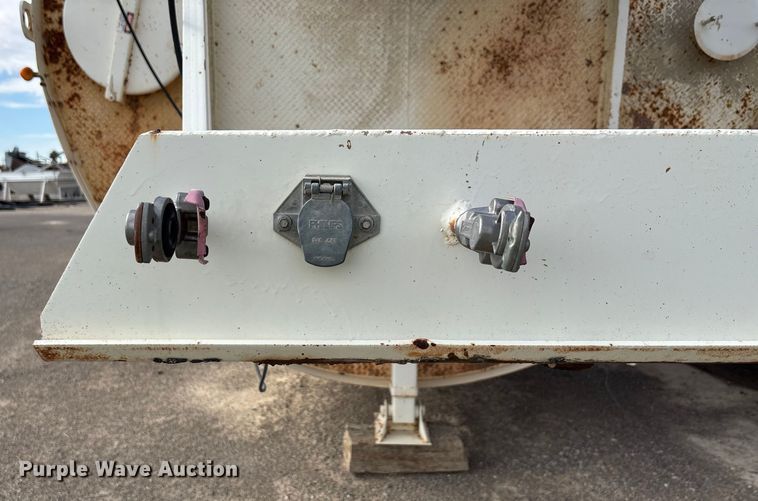 image for item EF6038 Mobile concrete silo