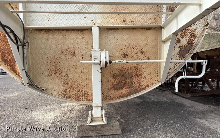 image for item EF6038 Mobile concrete silo