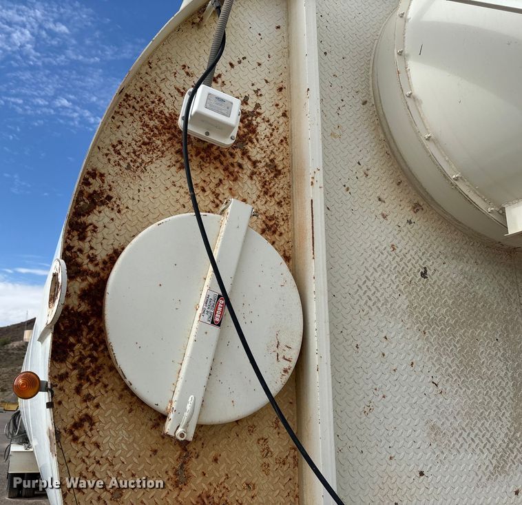 image for item EF6038 Mobile concrete silo