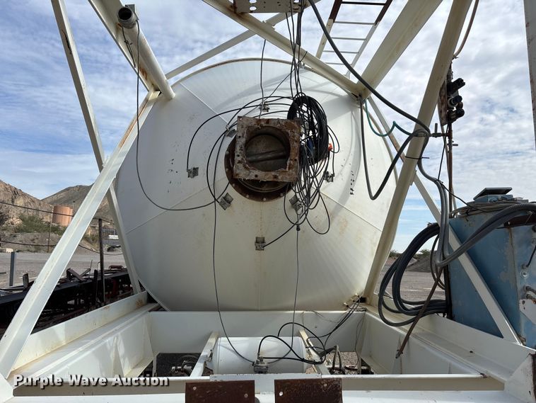 image for item EF6038 Mobile concrete silo