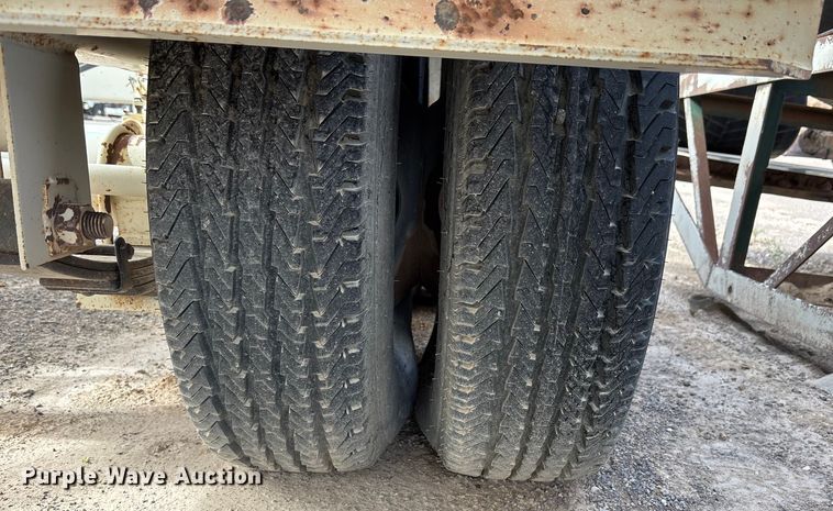 image for item EF6038 Mobile concrete silo