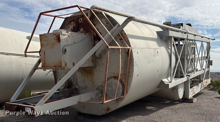 image for item EF6049 Mobile concrete batch plant