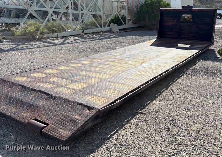 image for item EF6050 Hook lift flat bed