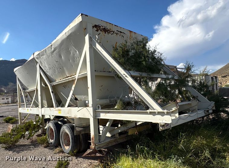 image for item EF6051 Cedarapids Mobile asphalt bin