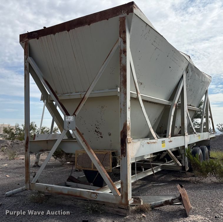 image for item EF6051 Cedarapids Mobile asphalt bin