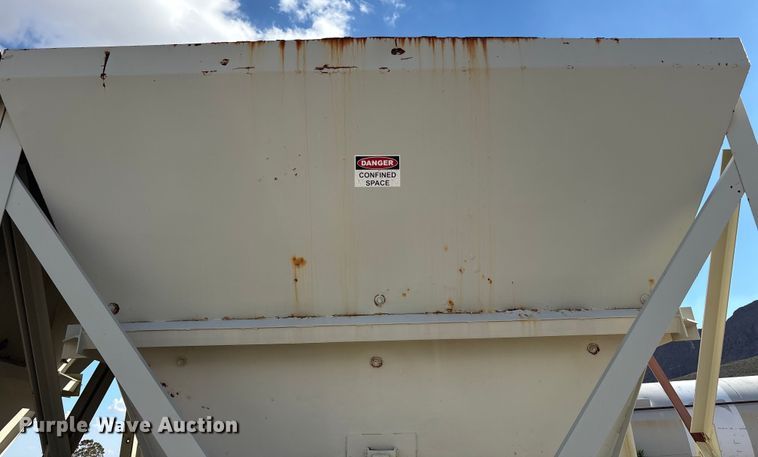 image for item EF6051 Cedarapids Mobile asphalt bin