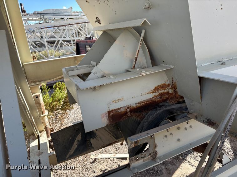 image for item EF6051 Cedarapids Mobile asphalt bin